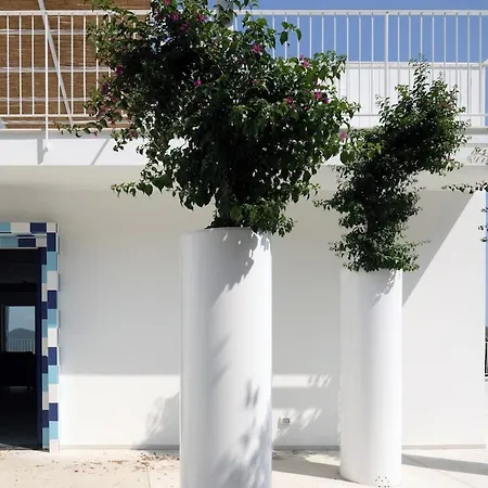 Capri إيتري